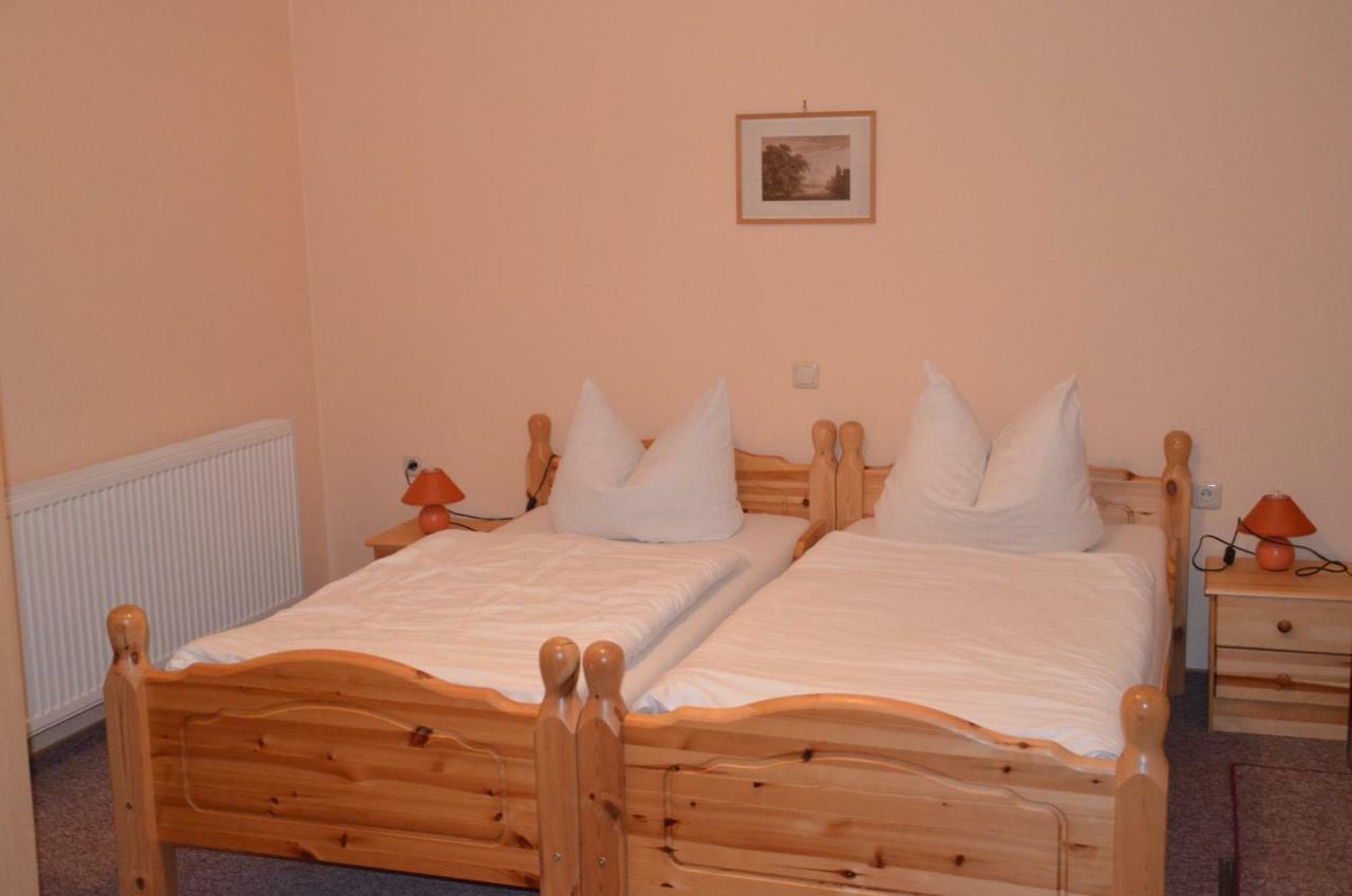 Pension Am Park Woerlitz Bagian luar foto